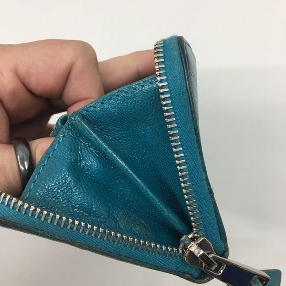 Marc Jacobs teal blue leather project wallet. **FLAWED** - Picture 14 of 16